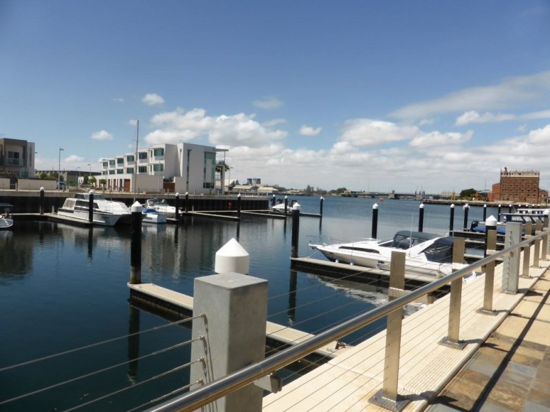 17 Tarni Court, New Port SA 5015