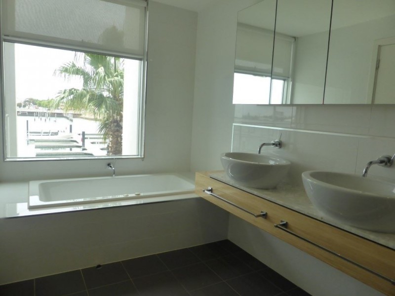 17 Tarni Court, New Port SA 5015