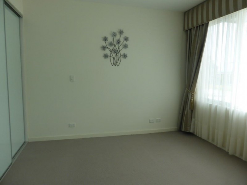 17 Tarni Court, New Port SA 5015