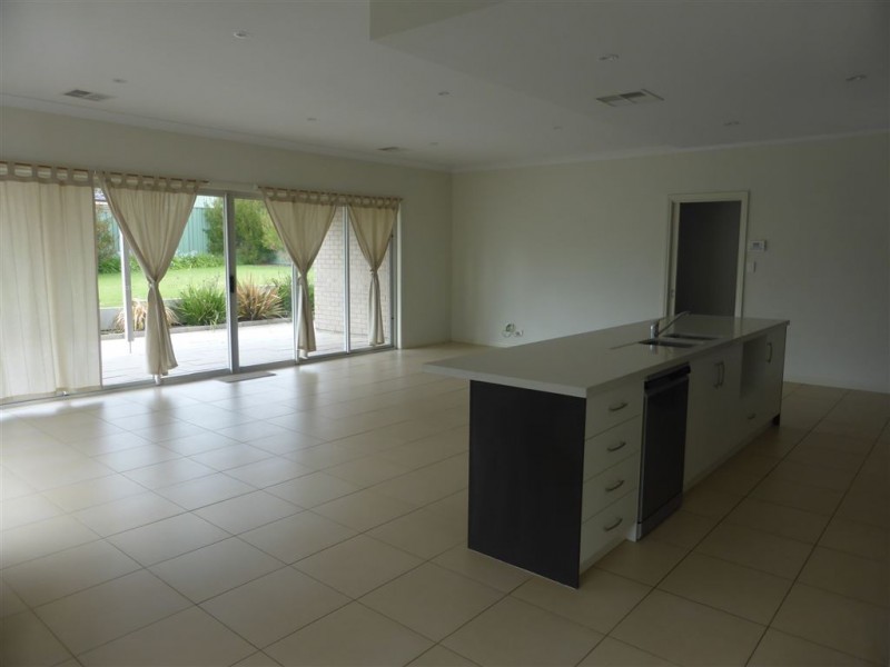 12 Collett Avenue, Mount Barker SA 5251