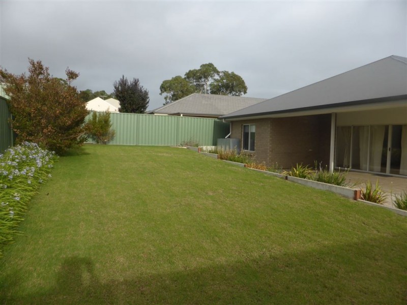 12 Collett Avenue, Mount Barker SA 5251