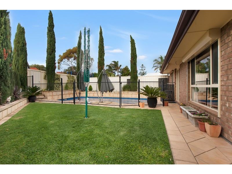 8 Cass Court, Woodcroft SA 5162