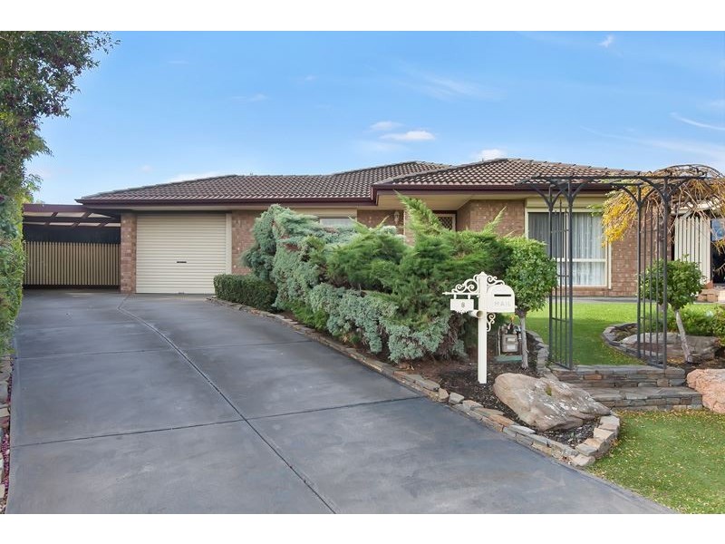 8 Cass Court, Woodcroft SA 5162