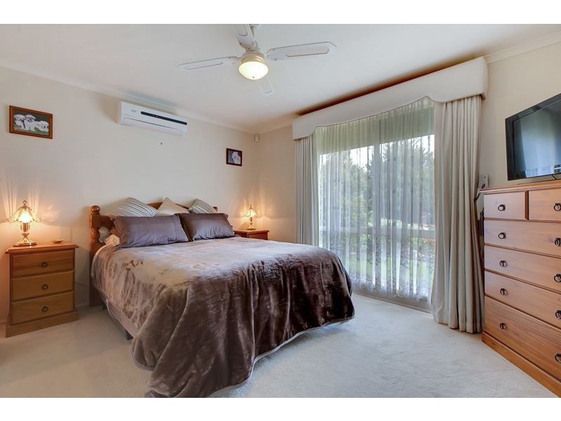 8 Cass Court, Woodcroft SA 5162