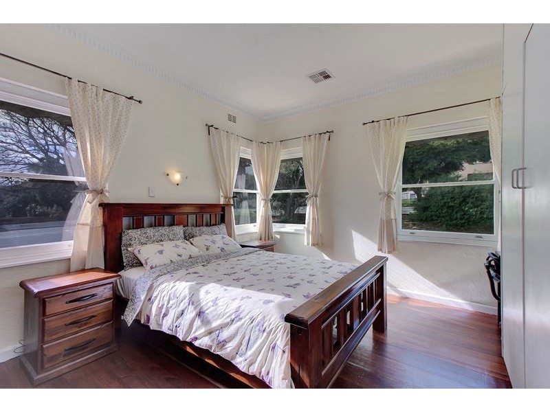 42 Price Avenue, Lower Mitcham SA 5062