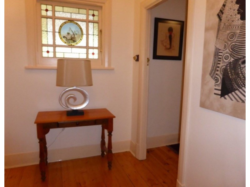 27 Price Avenue, Lower Mitcham SA 5062
