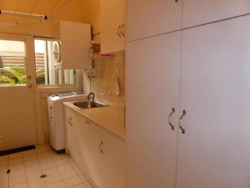 27 Price Avenue, Lower Mitcham SA 5062