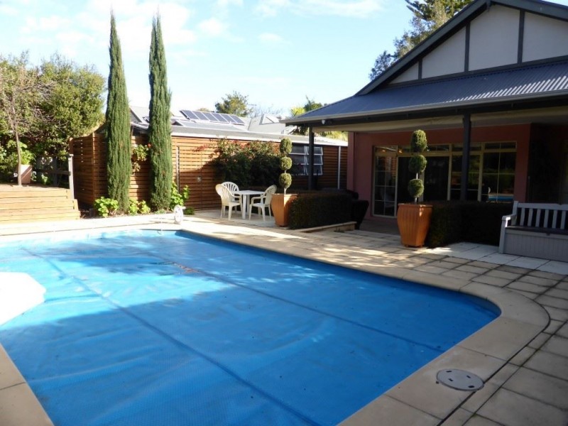 27 Price Avenue, Lower Mitcham SA 5062