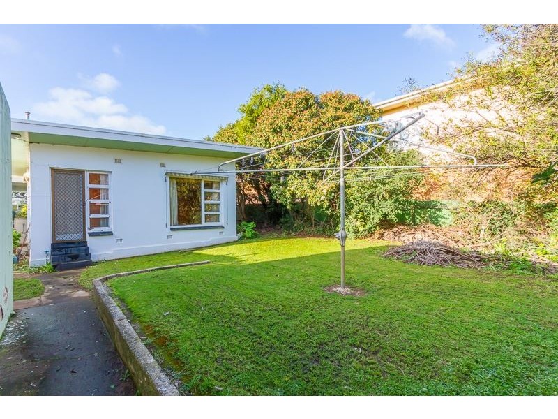 14 Windermere Avenue, Clapham SA 5062