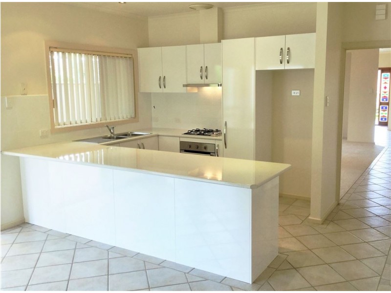 5 Honeyeater Crescent, Flagstaff Hill SA 5159