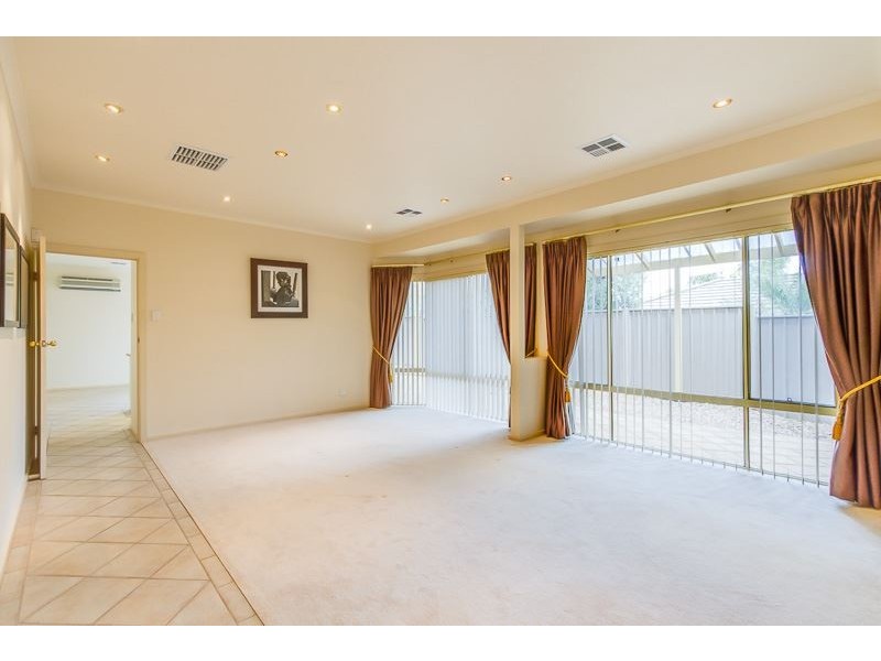 5 Honeyeater Crescent, Flagstaff Hill SA 5159