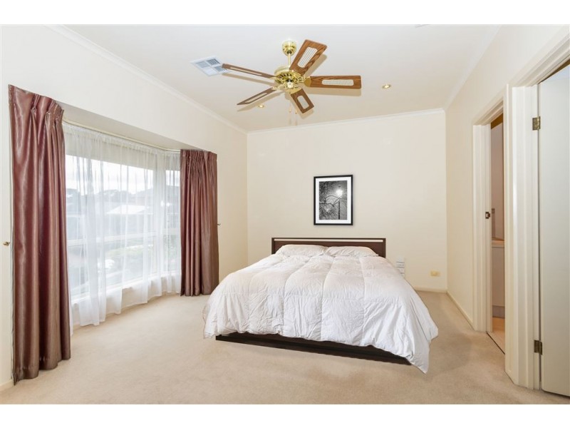 5 Honeyeater Crescent, Flagstaff Hill SA 5159
