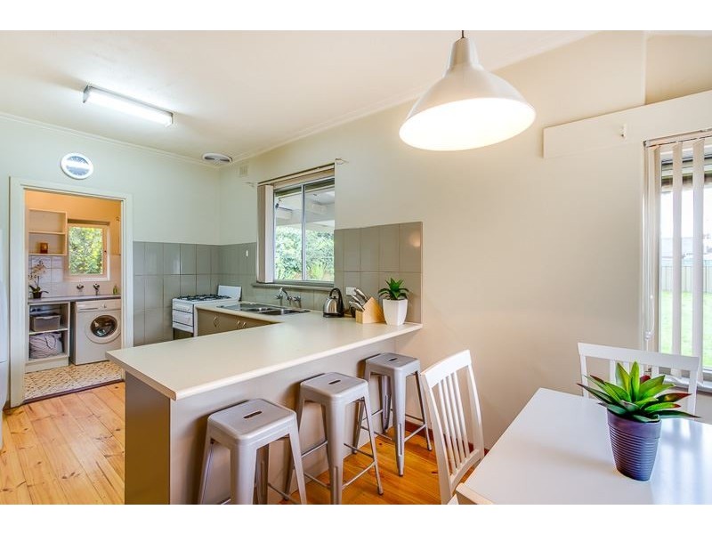 17 Sandison Avenue, Park Holme SA 5043