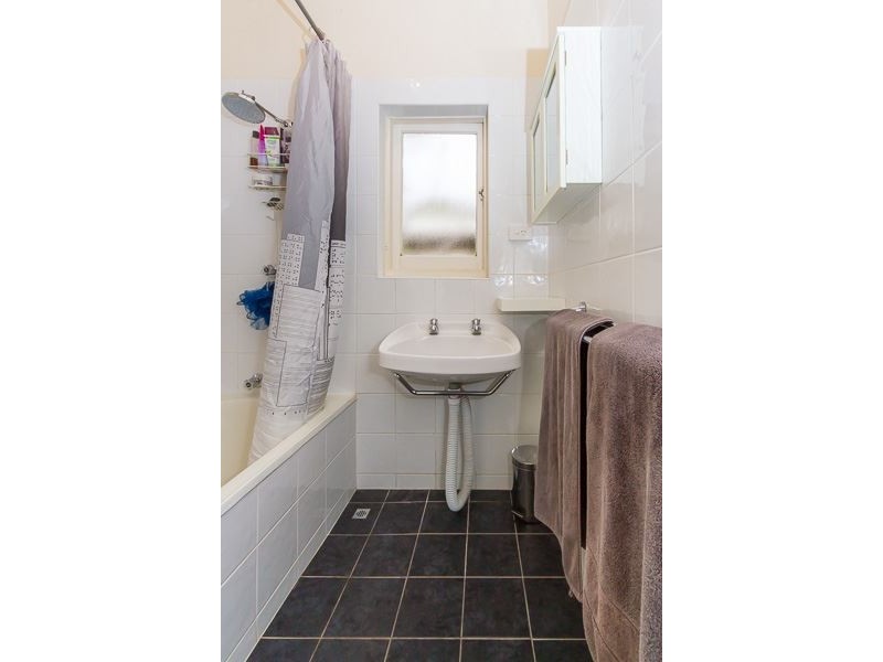 17 Sandison Avenue, Park Holme SA 5043