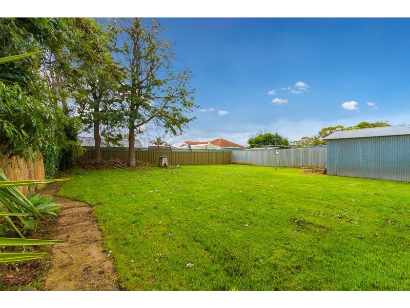 17 Sandison Avenue, Park Holme SA 5043