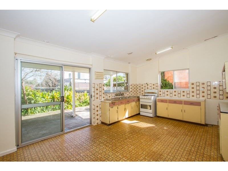 28 Eaton Street, Cumberland Park SA 5041