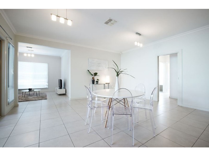 46 Macmillan Ave, Mawson Lakes SA 5095