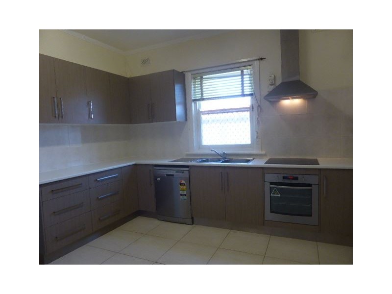 18 Eaton Street, Cumberland Park SA 5041