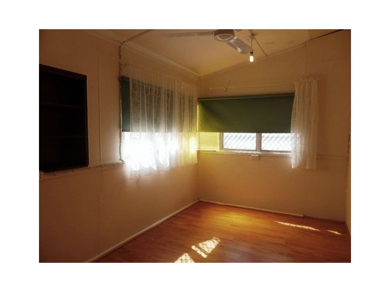 18 Eaton Street, Cumberland Park SA 5041