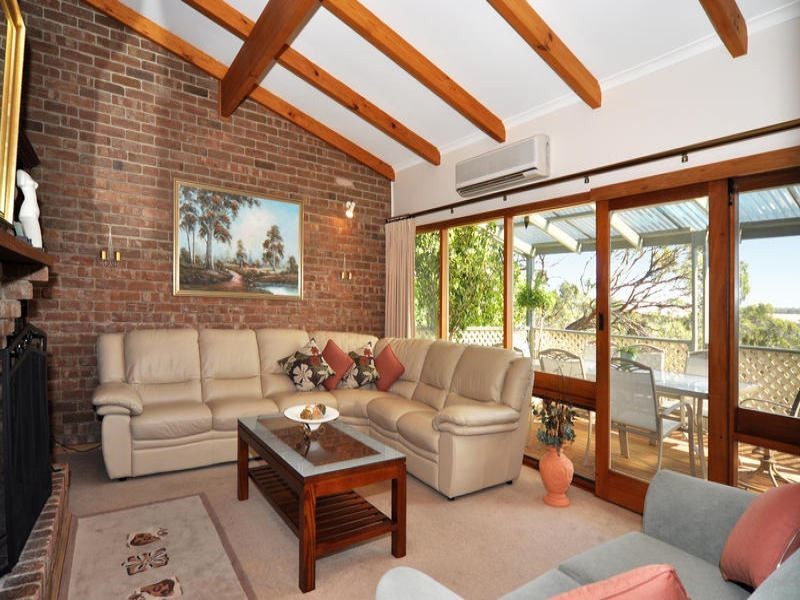 25 York Drive, Flagstaff Hill SA 5159