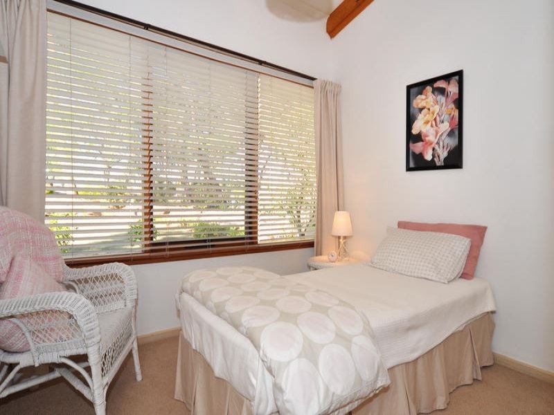 25 York Drive, Flagstaff Hill SA 5159