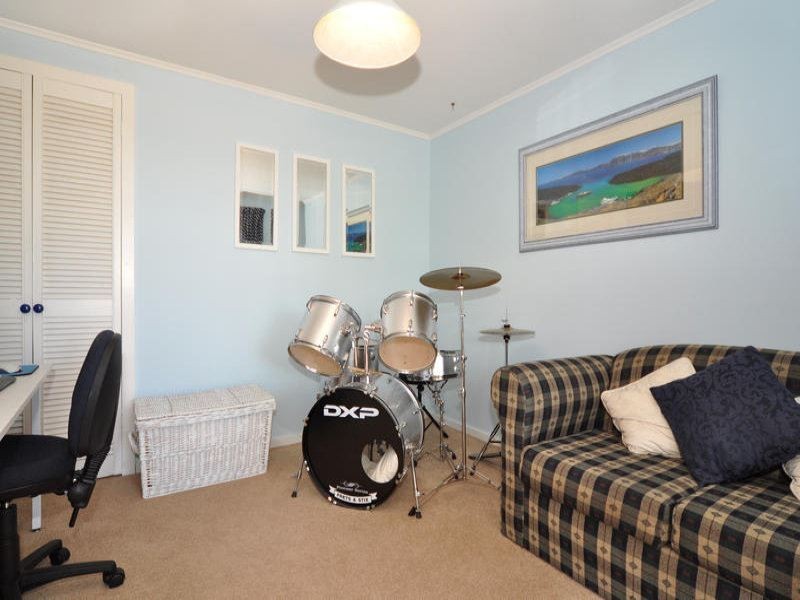 25 York Drive, Flagstaff Hill SA 5159