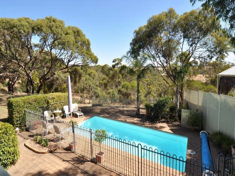 25 York Drive, Flagstaff Hill SA 5159