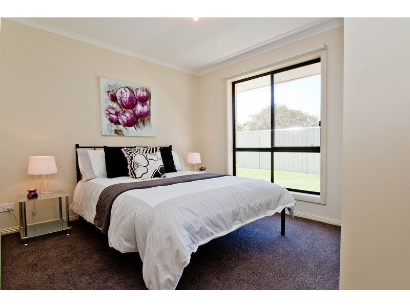 14 Carolan Crescent, Valley View SA 5093