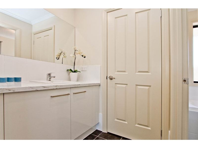 14 Carolan Crescent, Valley View SA 5093