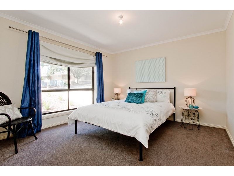 14 Carolan Crescent, Valley View SA 5093