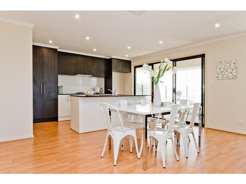 14 Carolan Crescent, Valley View SA 5093