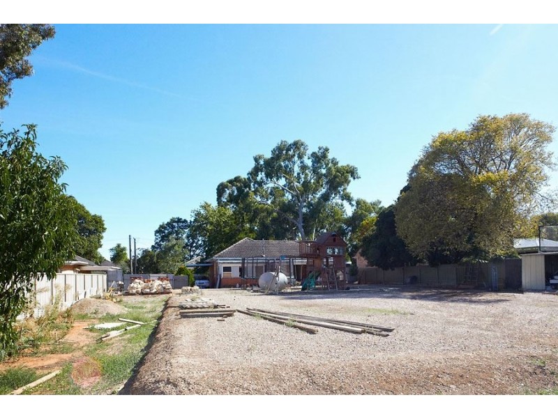 9 Surrey Crescent, Lower Mitcham SA 5062