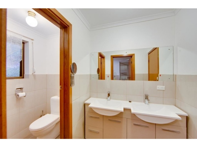 7 Oakridge Road, Aberfoyle Park SA 5159