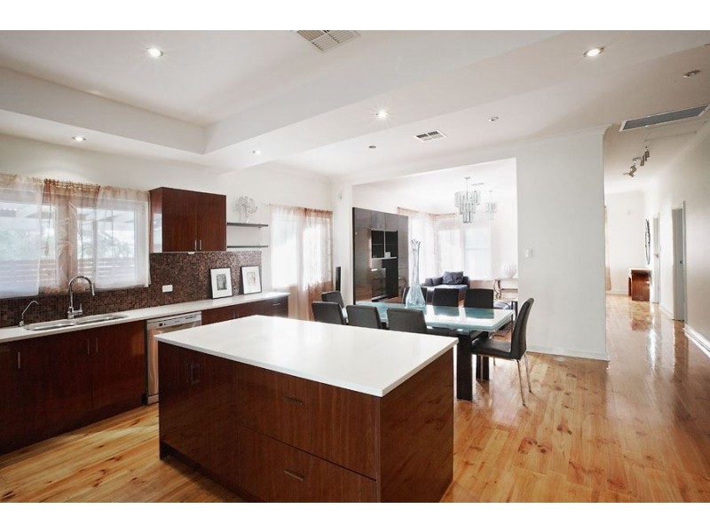 28 Columbia Avenue, Clapham SA 5062