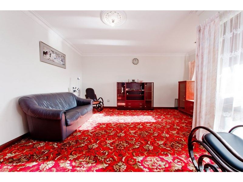 8 Kinnane Crescent, Pasadena SA 5042