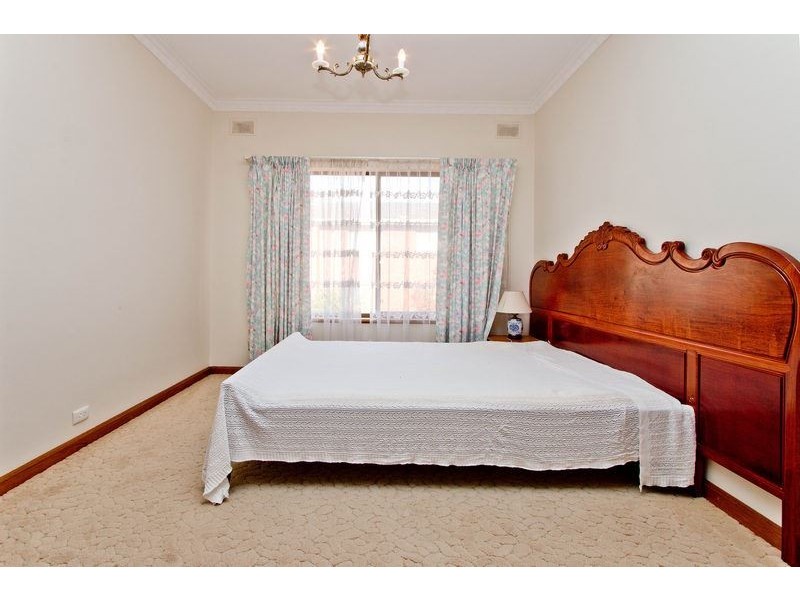 8 Kinnane Crescent, Pasadena SA 5042