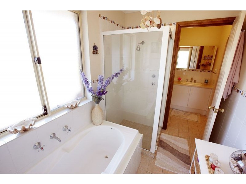 6 Victoria Parade, Darlington SA 5047