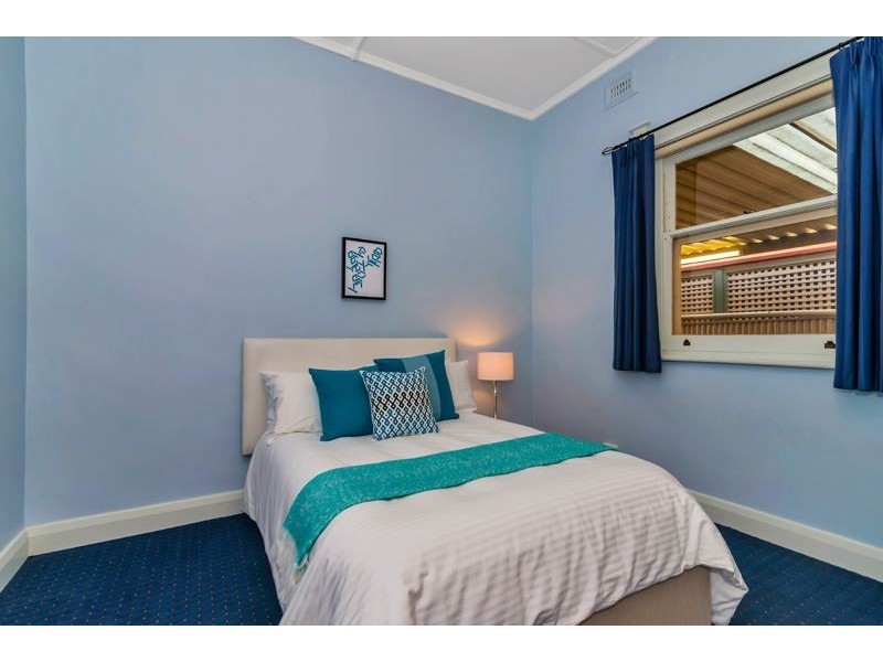 4 Wesley Street, Lower Mitcham SA 5062