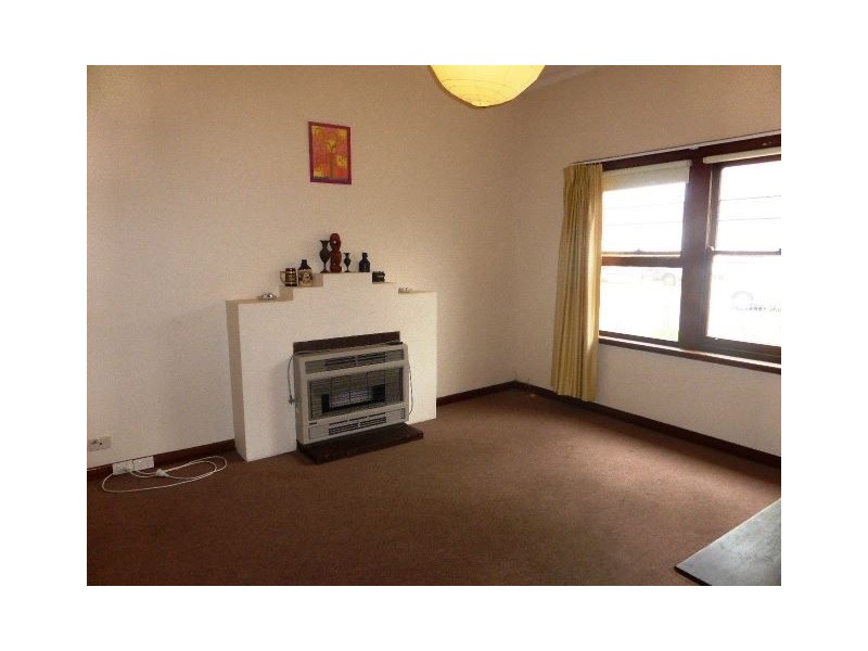 10 Busby Avenue, Black Forest SA 5035