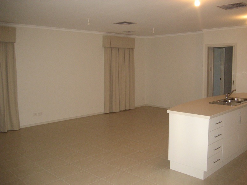 14a Athol St, Clovelly Park SA 5042