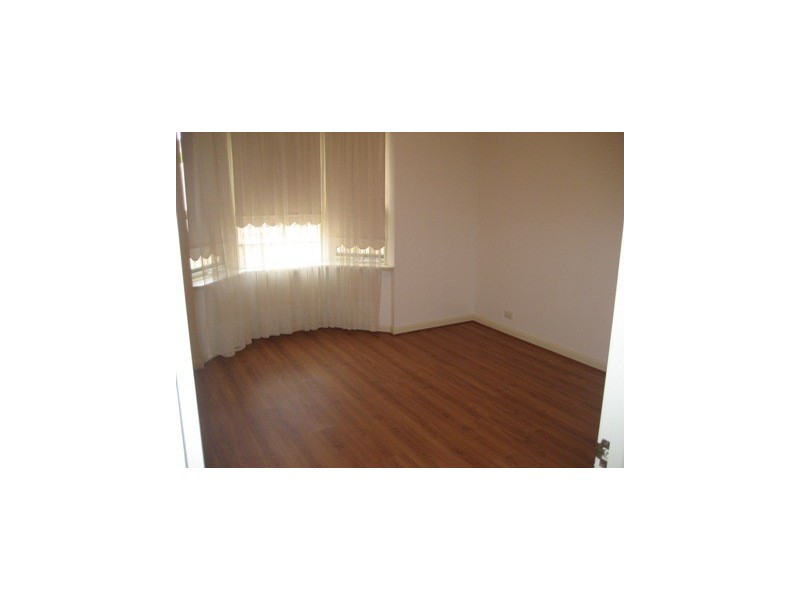 15 Kinross Avenue, Lower Mitcham SA 5062