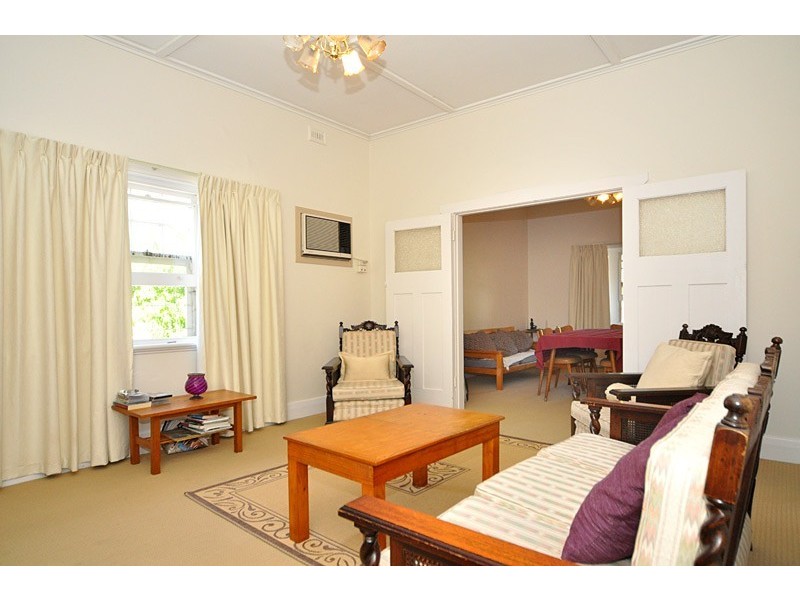 21 Gray St, Black Forest SA 5035