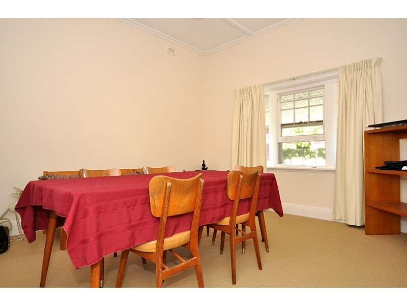 21 Gray St, Black Forest SA 5035