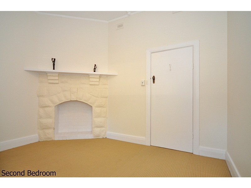 21 Gray St, Black Forest SA 5035