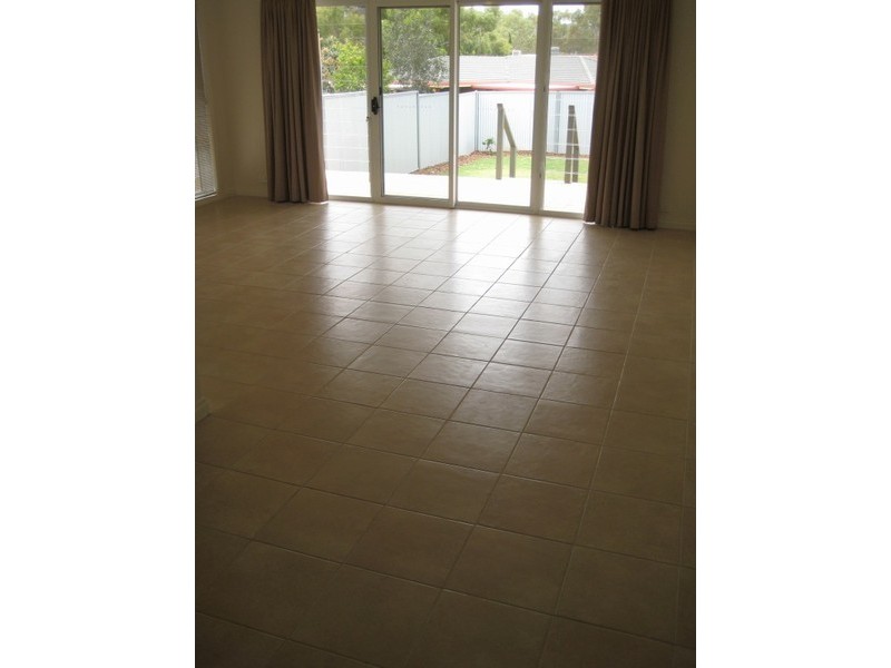 8 Dalkeith Avenue, Morphett Vale SA 5162