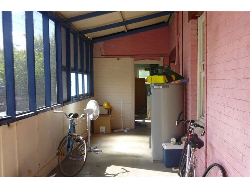 12 Hampton Rd, Keswick SA 5035