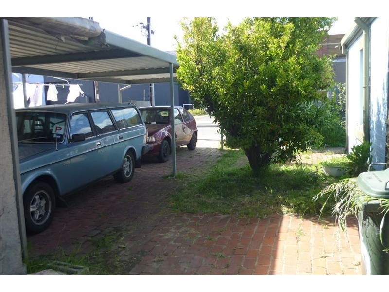 12 Hampton Rd, Keswick SA 5035