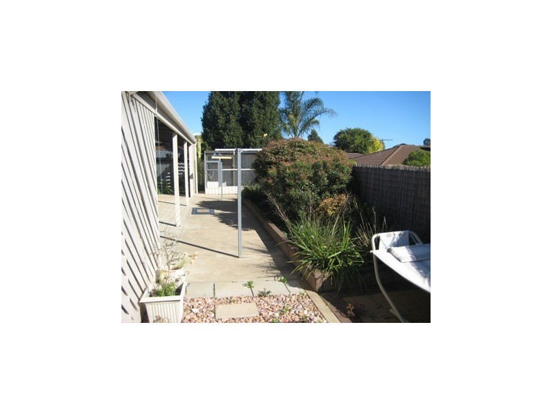 17 Hanley Court, Happy Valley SA 5159