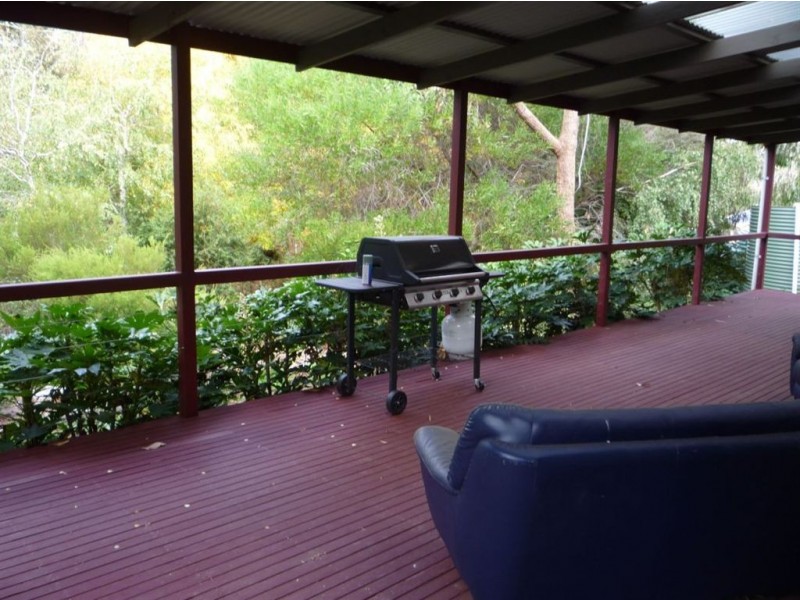 17 Fox Hill Rd, Mount George SA 5155