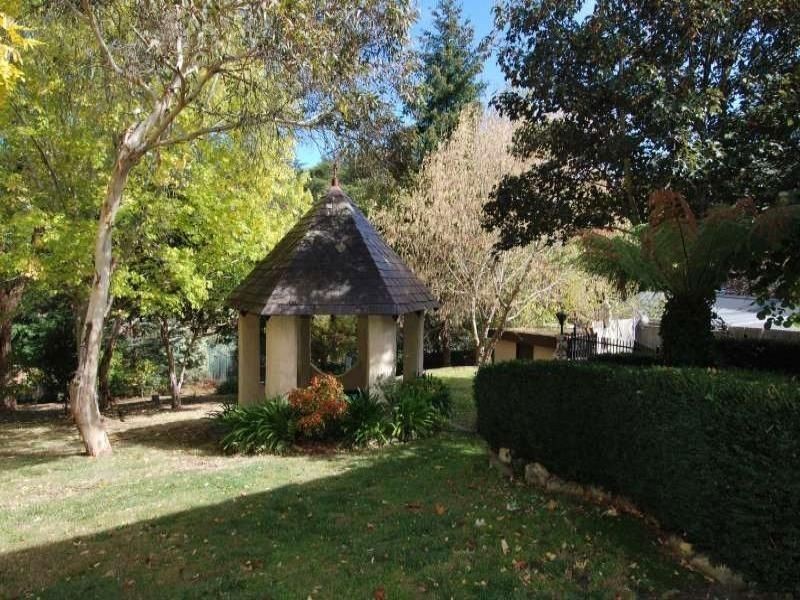 8 Madeline Rd, Stirling SA 5152
